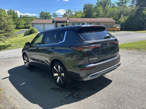 Used 2025 Mitsubishi Outlander SE AWD/4WD image 6