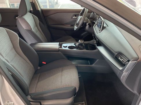 Used 2022 Nissan Rogue SV image 18