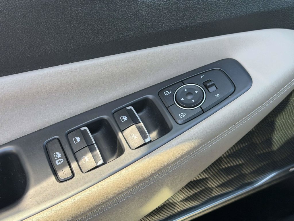 Used 2021 Hyundai Santa Fe SEL w/ Convenience + Premium Package AWD/4WD image 17