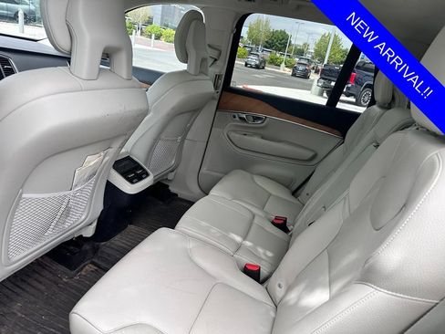 Used 2021 Volvo XC90 T6 Momentum w/ Climate Package AWD/4WD image 13