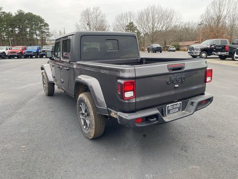 New 2026 Jeep Gladiator Sport image 7