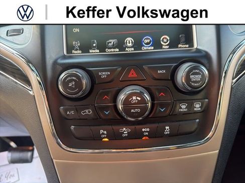 Used 2014 Jeep Grand Cherokee Overland w/ Advanced Technology Group AWD/4WD image 23