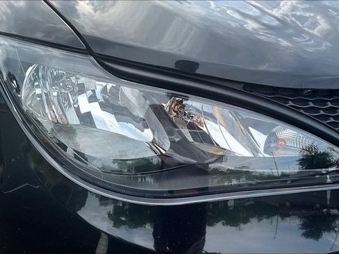 Used 2023 Chrysler Voyager LX FWD image 31