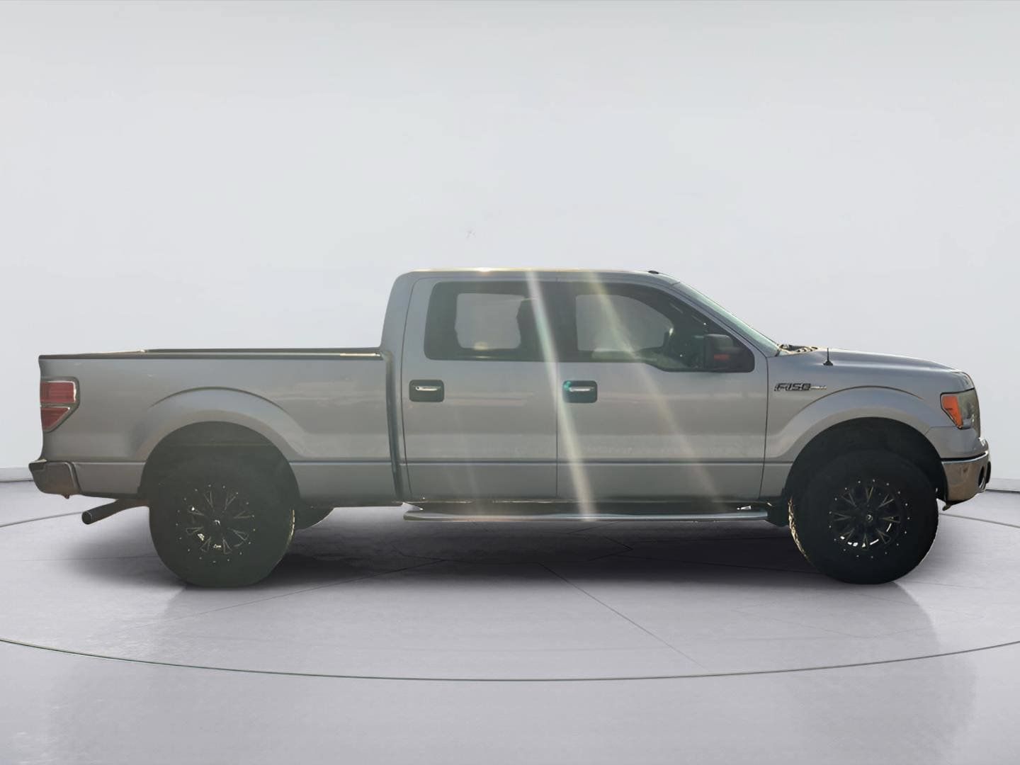 Used 2013 Ford F150 XLT w/ XLT Chrome Pkg AWD/4WD image 3