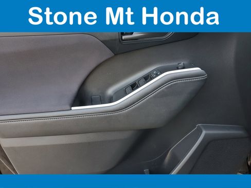 Used 2021 Toyota Highlander LE image 22