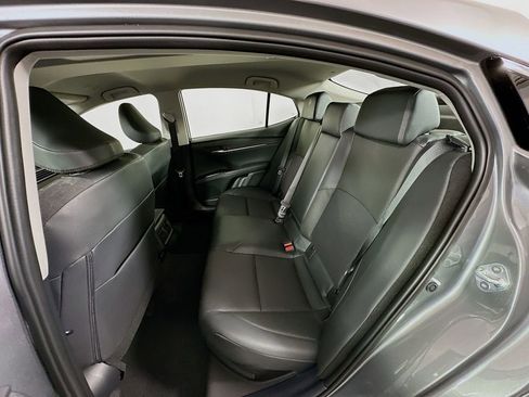 Used 2025 Toyota Camry XLE image 24