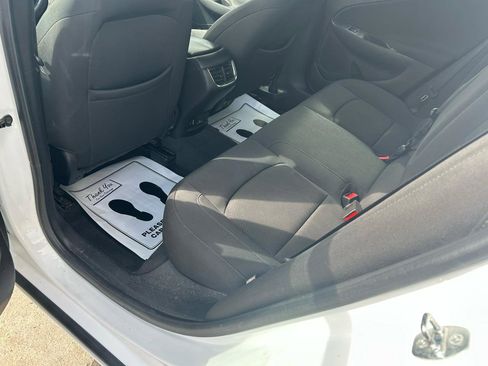 Used 2016 Chevrolet Malibu LT FWD image 9