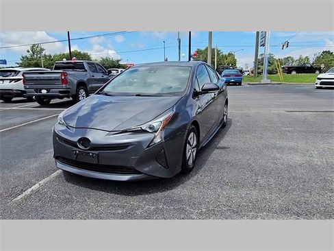 Used 2017 Toyota Prius Three w/ Advanced Technology Package image 20