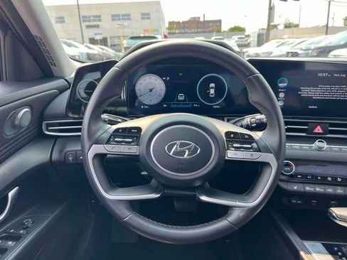 Certified 2023 Hyundai Elantra Limited w/ Preferred Accessory Package FWD image 14