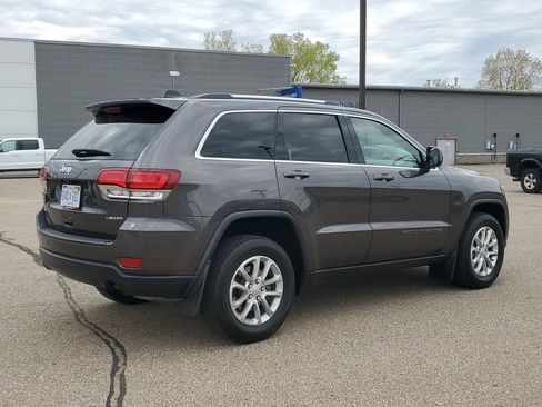 Used 2021 Jeep Grand Cherokee Laredo AWD/4WD image 4
