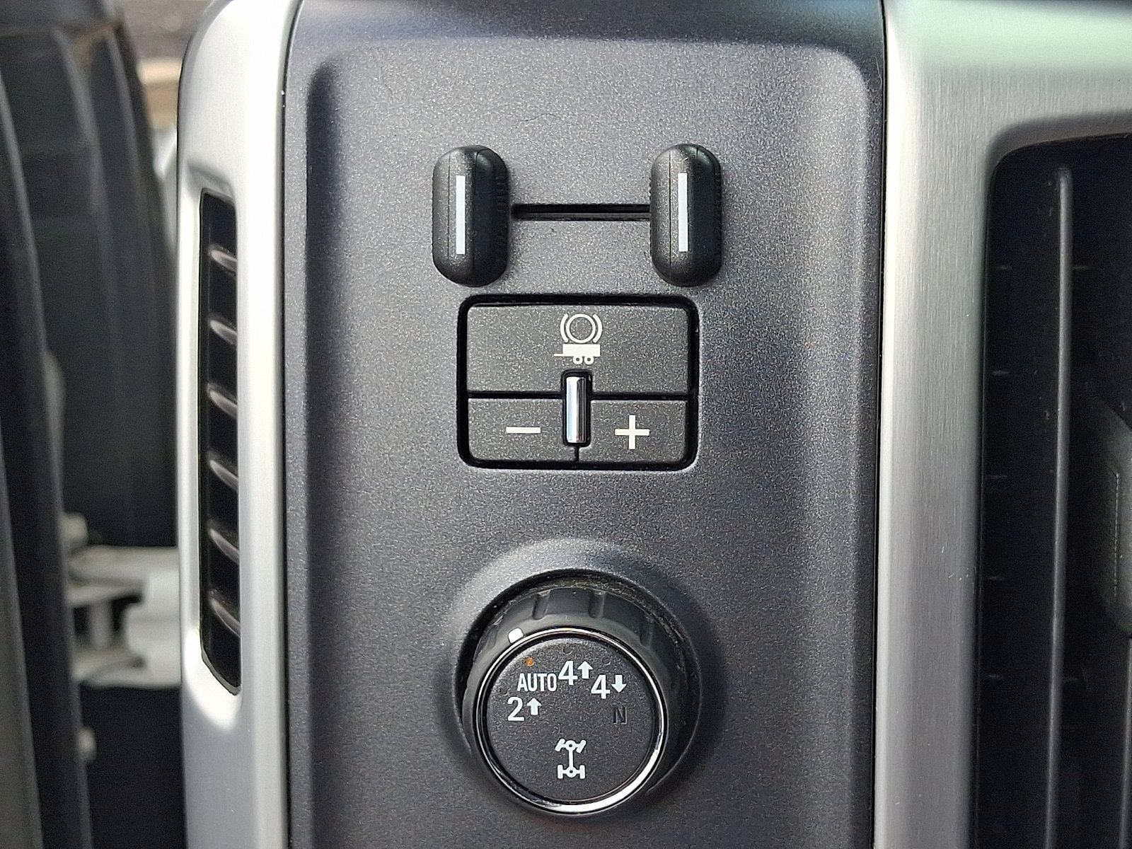 Used 2018 GMC Sierra 1500 SLT AWD/4WD image 25