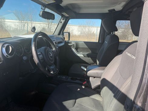 Used 2016 Jeep Wrangler Rubicon w/ Power Convenience Group image 11