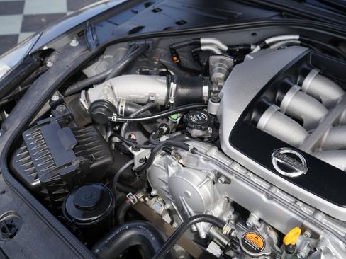 Used 2010 Nissan GT-R Premium image 71