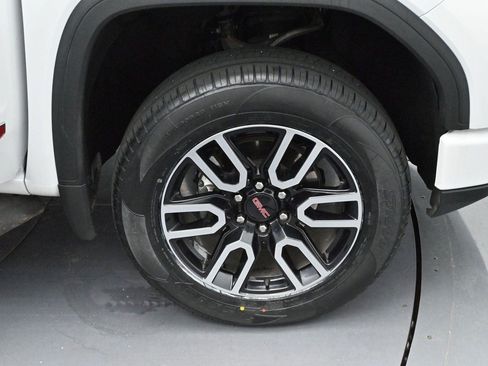 Used 2025 GMC Sierra 1500 AT4 w/ AT4 Premium Package AWD/4WD image 34