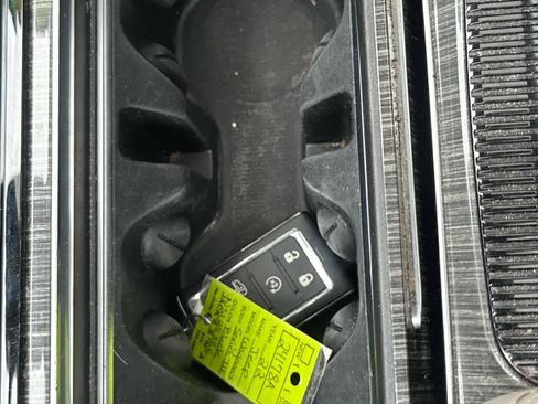 Used 2022 Jeep Wagoneer Series III w/ Premium Group I image 35