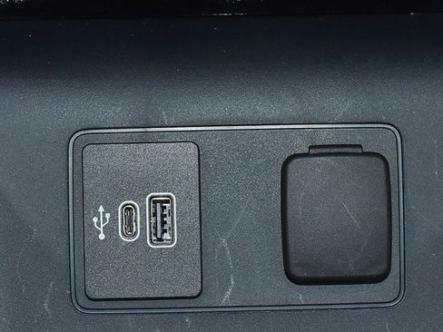 Used 2026 Ford Explorer Platinum w/ LUX Leather Package AWD/4WD image 27