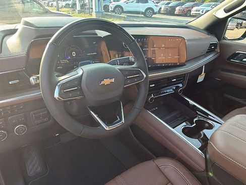 New 2026 Chevrolet Suburban High Country AWD/4WD image 4
