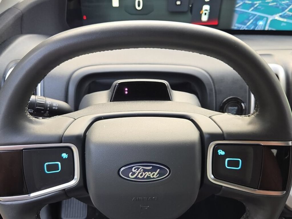 Used 2025 Ford Expedition Active AWD/4WD image 31