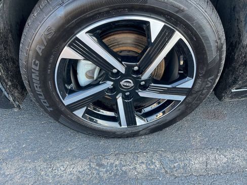 Used 2025 Nissan Sentra SV FWD image 28