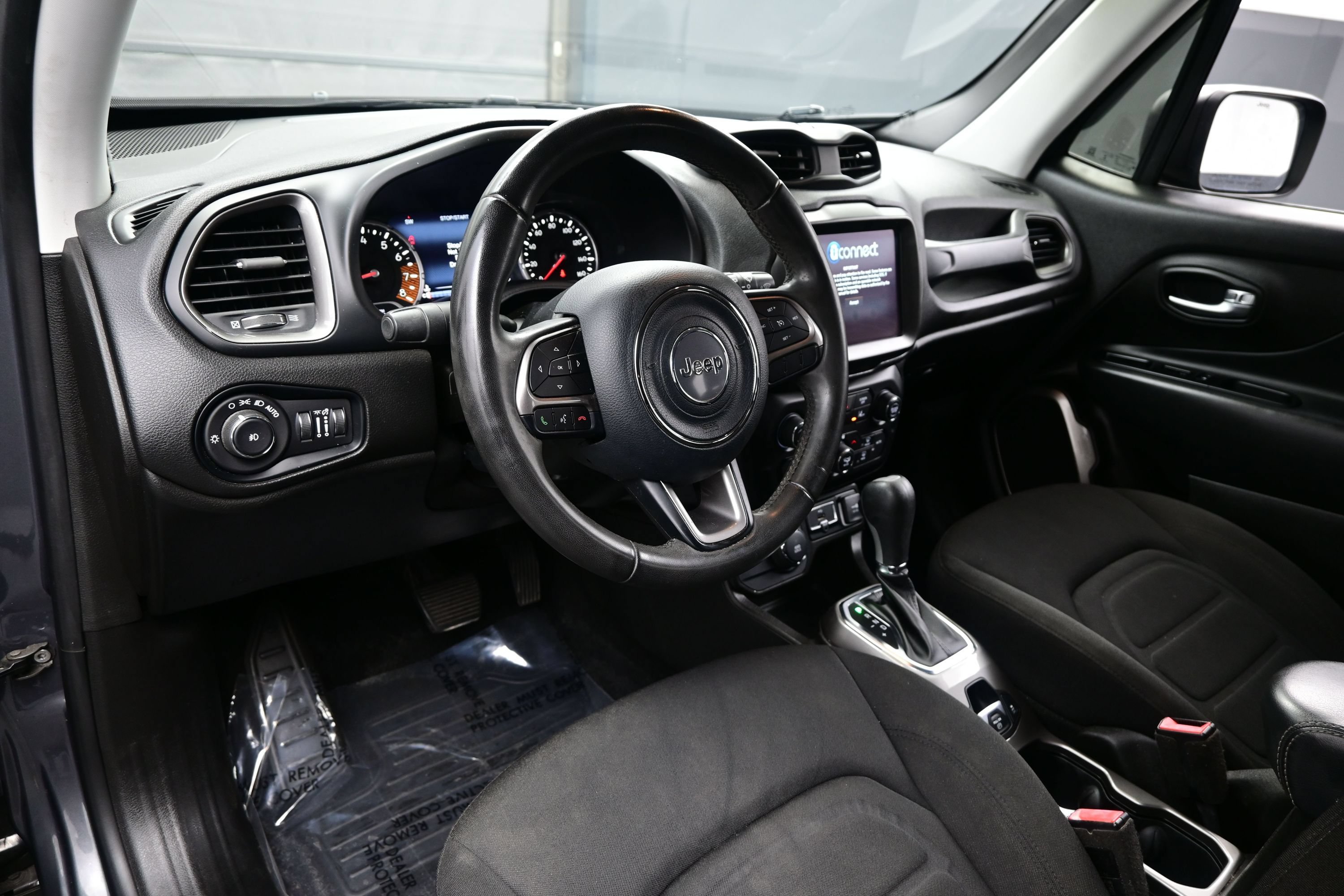 Used 2022 Jeep Renegade Latitude AWD/4WD image 12