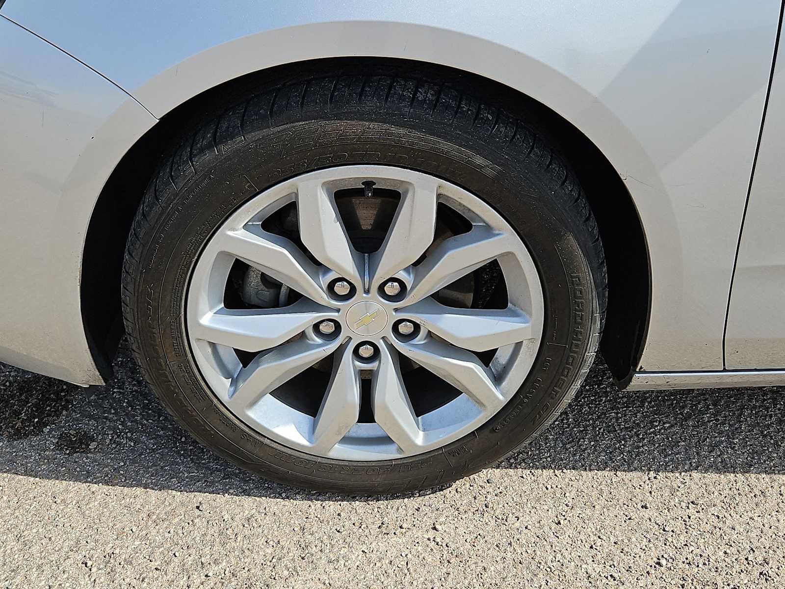 Used 2018 Chevrolet Impala LT FWD image 12