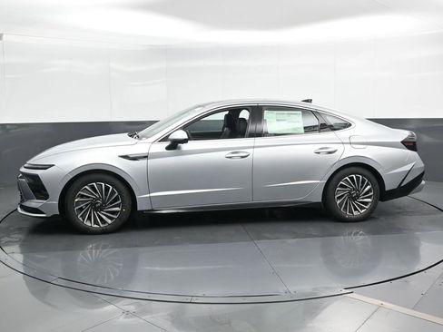 Used 2025 Hyundai Sonata Limited image 9