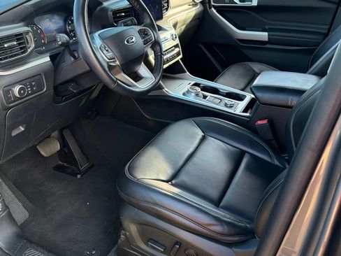 Certified 2021 Ford Explorer XLT w/ Equipment Group 202A AWD/4WD image 2