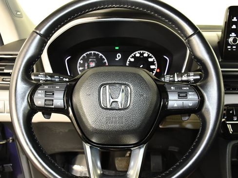 Used 2025 Honda Pilot Touring image 19