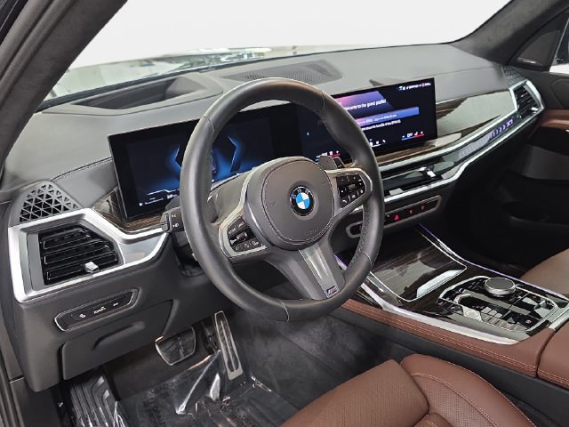 Certified 2025 BMW X7 xDrive40i w/ M Sport Package AWD/4WD image 13