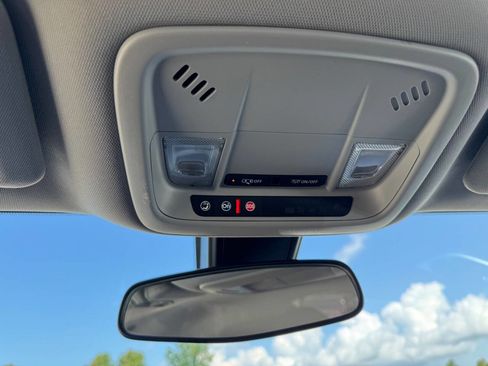 Used 2020 Chevrolet Malibu LT image 19