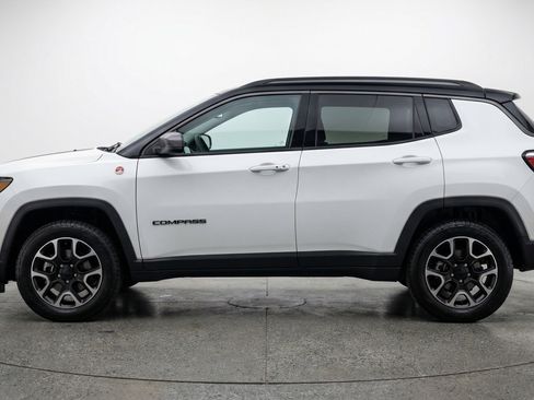 Used 2025 Jeep Compass Trailhawk AWD/4WD image 5
