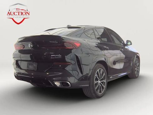 Used 2026 BMW X6 xDrive40i AWD/4WD image 2