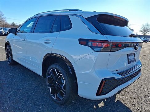 New 2026 Volkswagen Tiguan SEL R-Line image 3