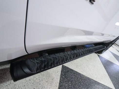 Used 2022 Chevrolet Tahoe Z71 w/ Luxury Package image 40