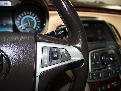Used 2012 Buick LaCrosse Premium FWD image 18