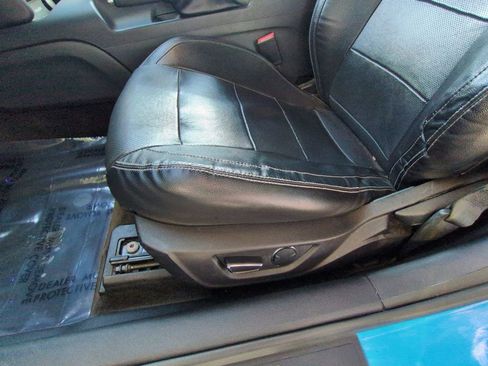 Used 2017 Ford Mustang Premium image 13