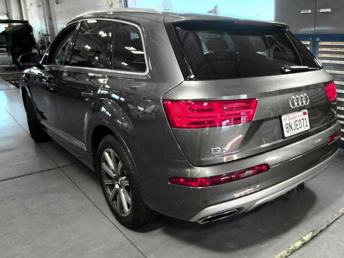 Used 2019 Audi Q7 3.0T Premium Plus w/ Premium Plus Package AWD/4WD image 2