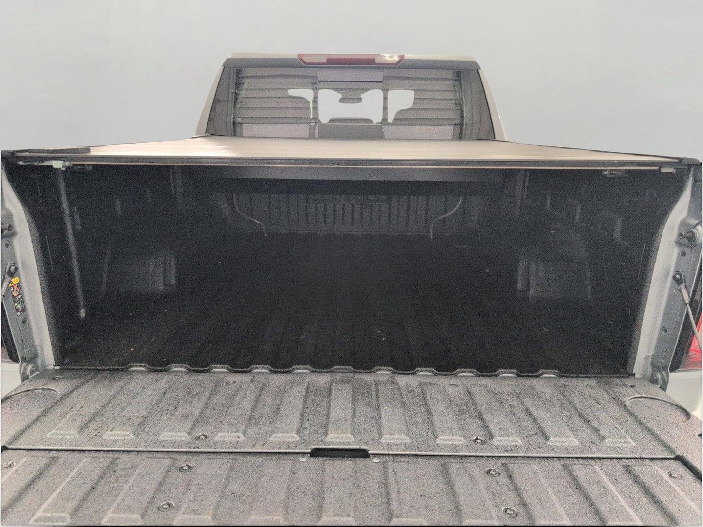Used 2023 GMC Sierra 1500 SLT w/ SLT Premium Plus Package AWD/4WD image 15