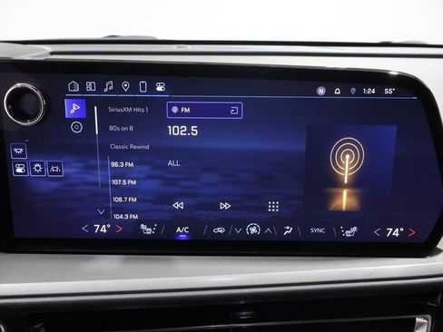 Used 2024 Chevrolet Traverse LT image 31