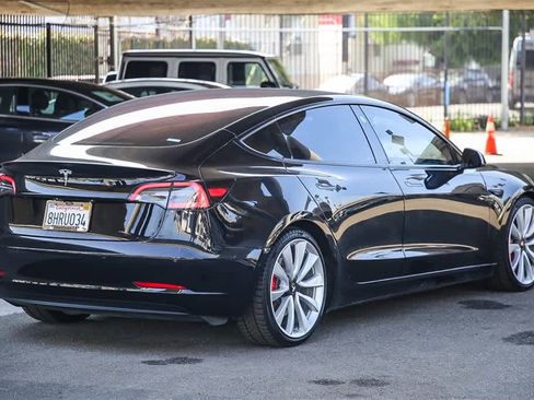 Used 2018 Tesla Model 3 Performance image 4