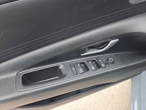 Used 2022 Hyundai Elantra Blue FWD image 8