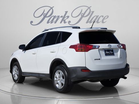 Used 2013 Toyota RAV4 LE FWD image 3
