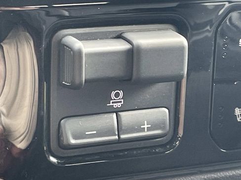 Certified 2023 Chevrolet Silverado 1500 LT w/ Convenience Package II image 21