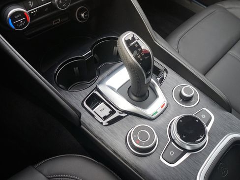 New 2024 Alfa Romeo Giulia Sprint image 22