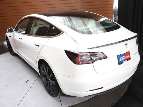Used 2020 Tesla Model 3 Performance image 9