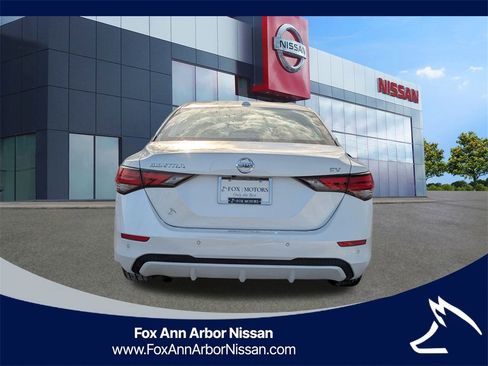 Certified 2022 Nissan Sentra SV w/ Trunk Package image 4