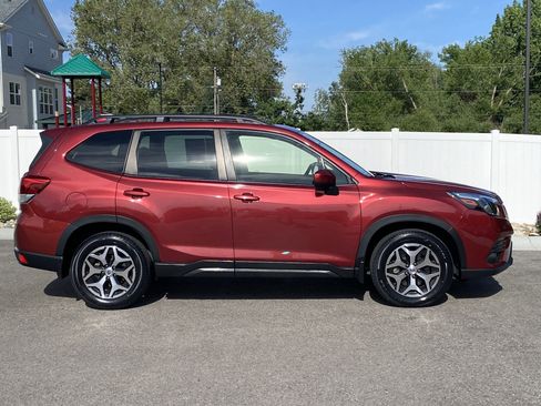 Certified 2022 Subaru Forester Premium AWD/4WD image 7