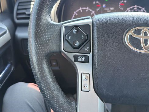Used 2022 Toyota 4Runner SR5 Premium w/ Moonroof Package RWD image 36