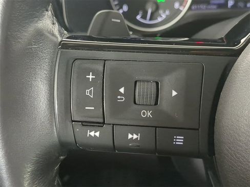 Used 2022 Nissan Pathfinder SV image 31