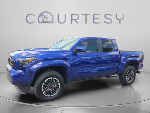 Certified 2025 Toyota Tacoma TRD Sport AWD/4WD image 1